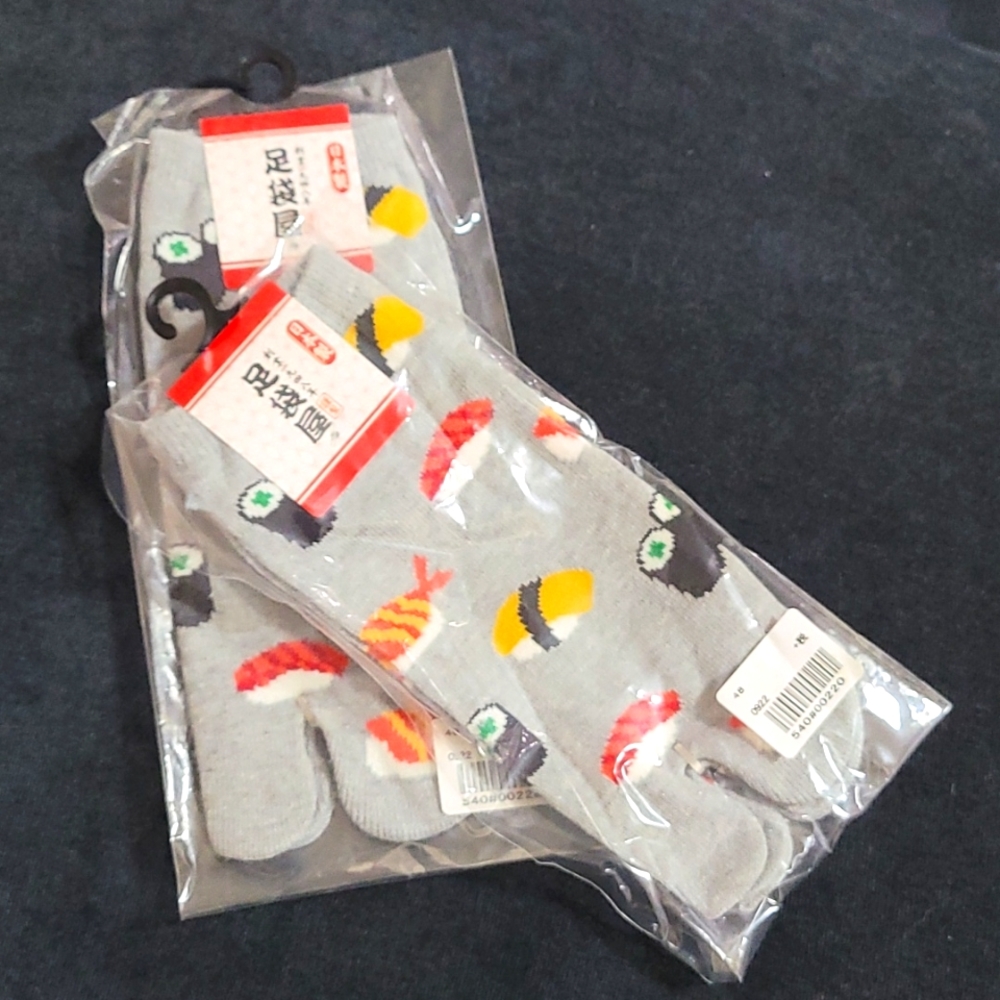 2-pair sushi patterned socks for flip flops